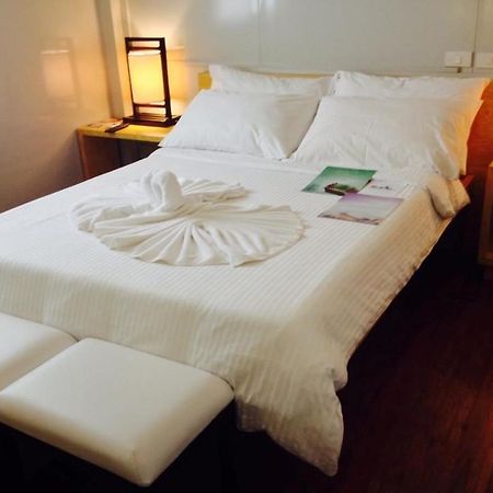 Shore Time Hotel - Annex Balabag  Bagian luar foto