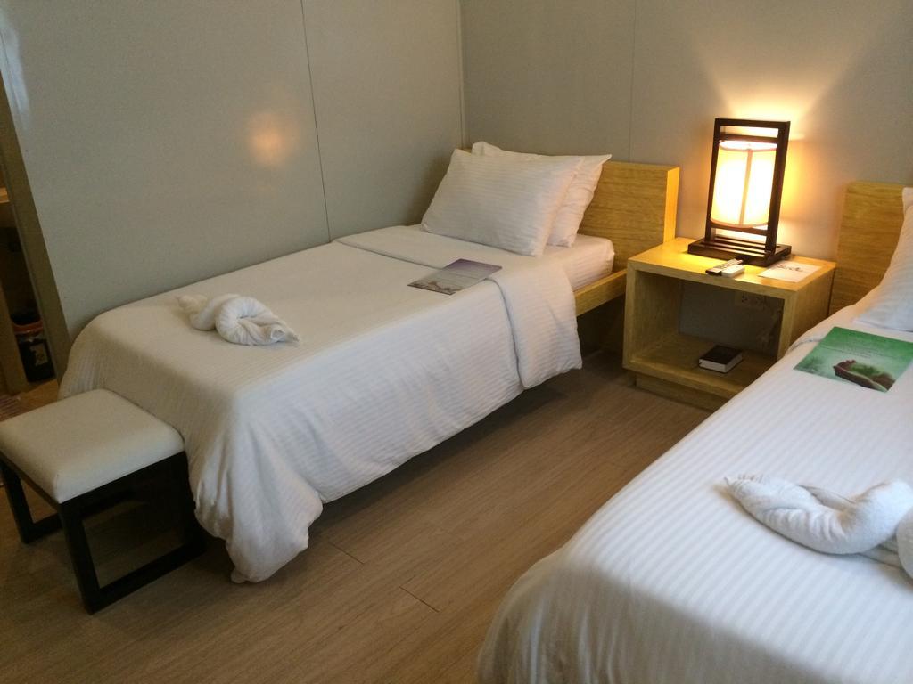 Shore Time Hotel - Annex Balabag  Bagian luar foto