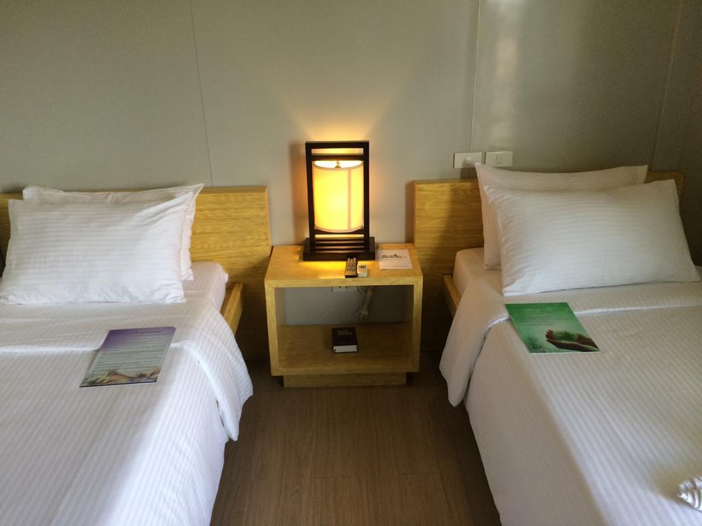 Shore Time Hotel - Annex Balabag  Bagian luar foto