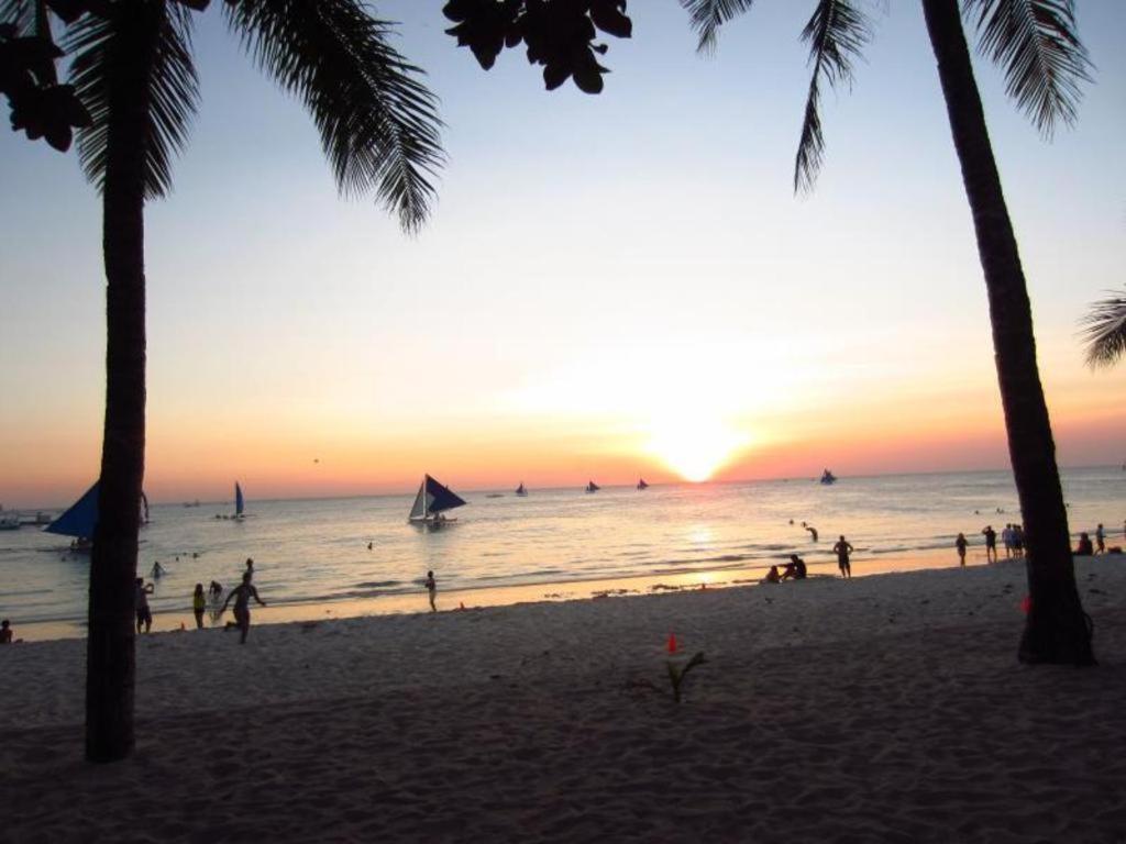 Shore Time Hotel - Annex Balabag  Bagian luar foto