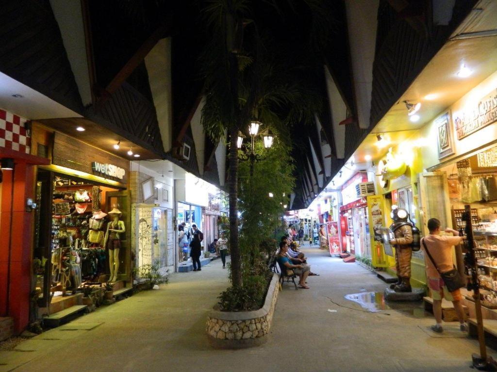 Shore Time Hotel - Annex Balabag  Bagian luar foto