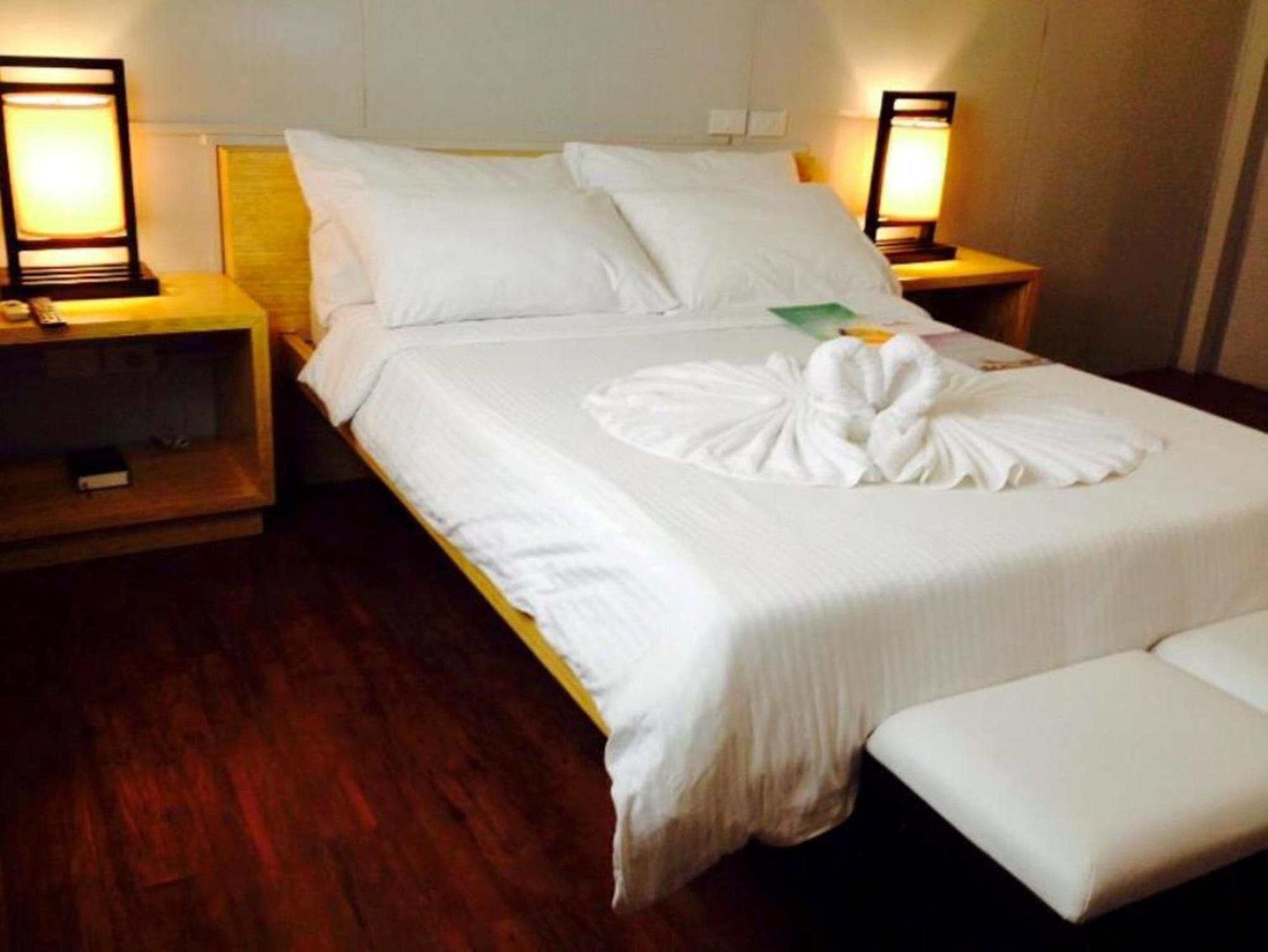 Shore Time Hotel - Annex Balabag  Bagian luar foto